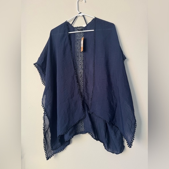 Steve Madden Women's Lace Inset Ruana, new with tag - Picture 5 of 9